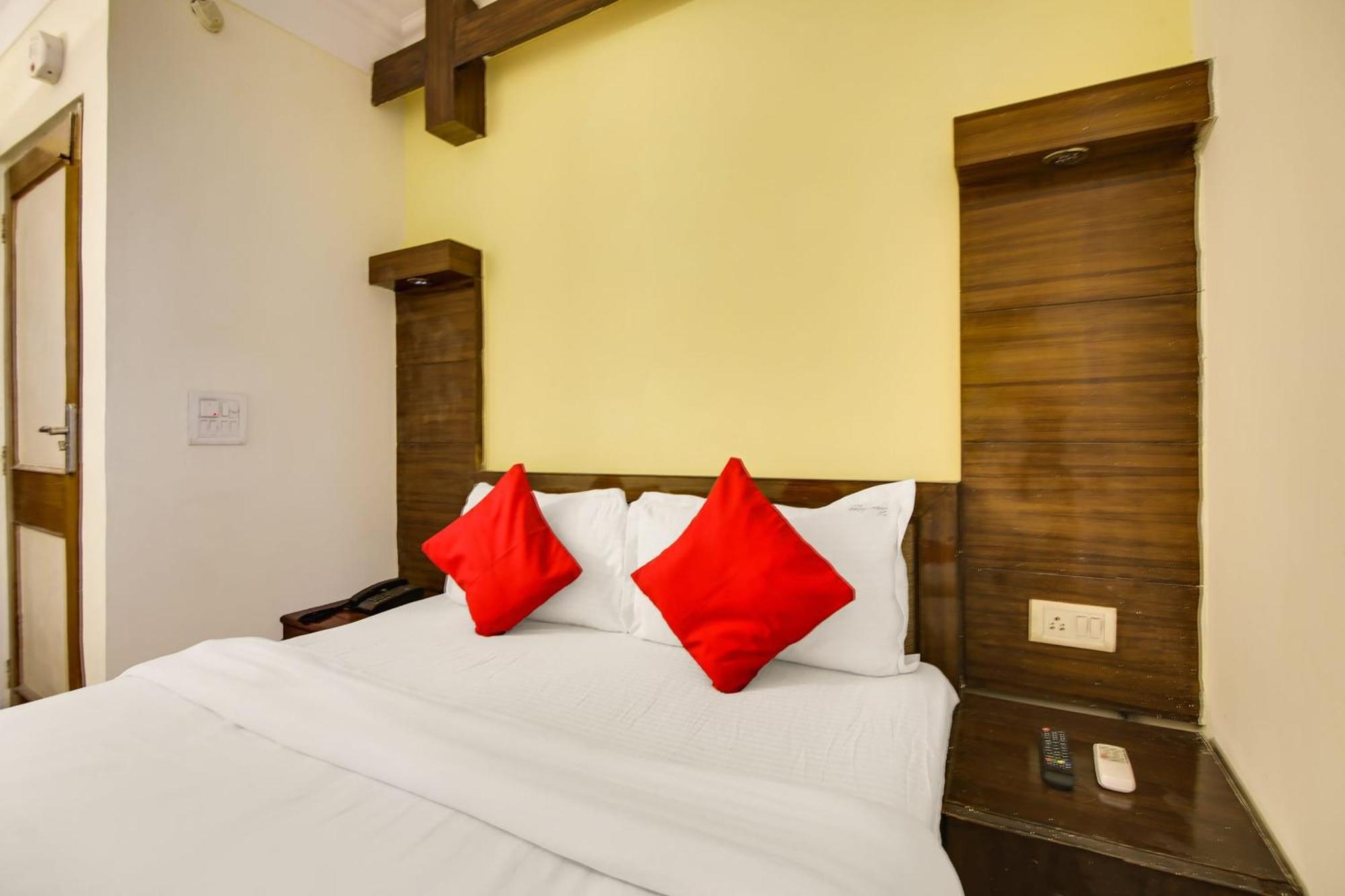 Hotel O Sunshine Palace Δελχί Εξωτερικό φωτογραφία